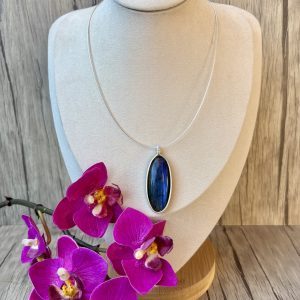 Collier cabochon de Labradorite et cable argent 925
