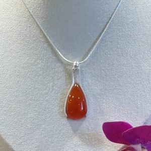 collier pendentif de cornaline et argent