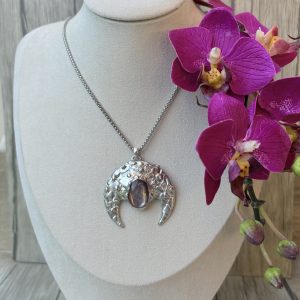 collier Lune de Lépidolite Rose monté sur Etain et Argent