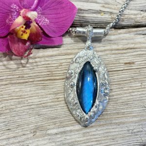 labradorite soft soldering T 2 collier ras de cou en labradorite monté sur étain et argent.