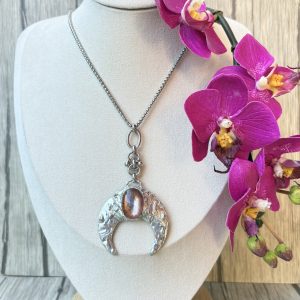 collier sautoir de lépidolite montée sur étain et argent