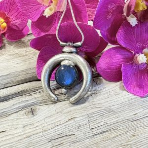 Collier pendentif de labradorite lune électroformé argent