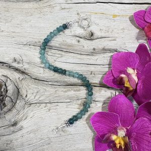 Bracelet en Grandidiérite et fermoir bouée en argent 925