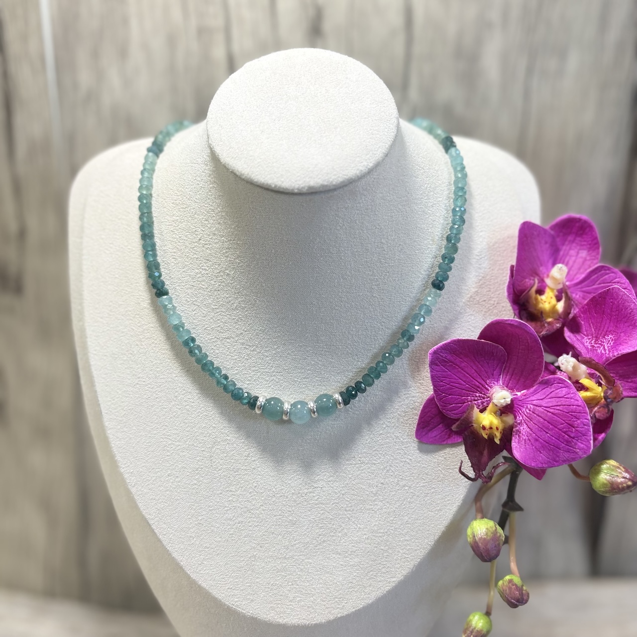 Collier ras de cou grandidierite et argent