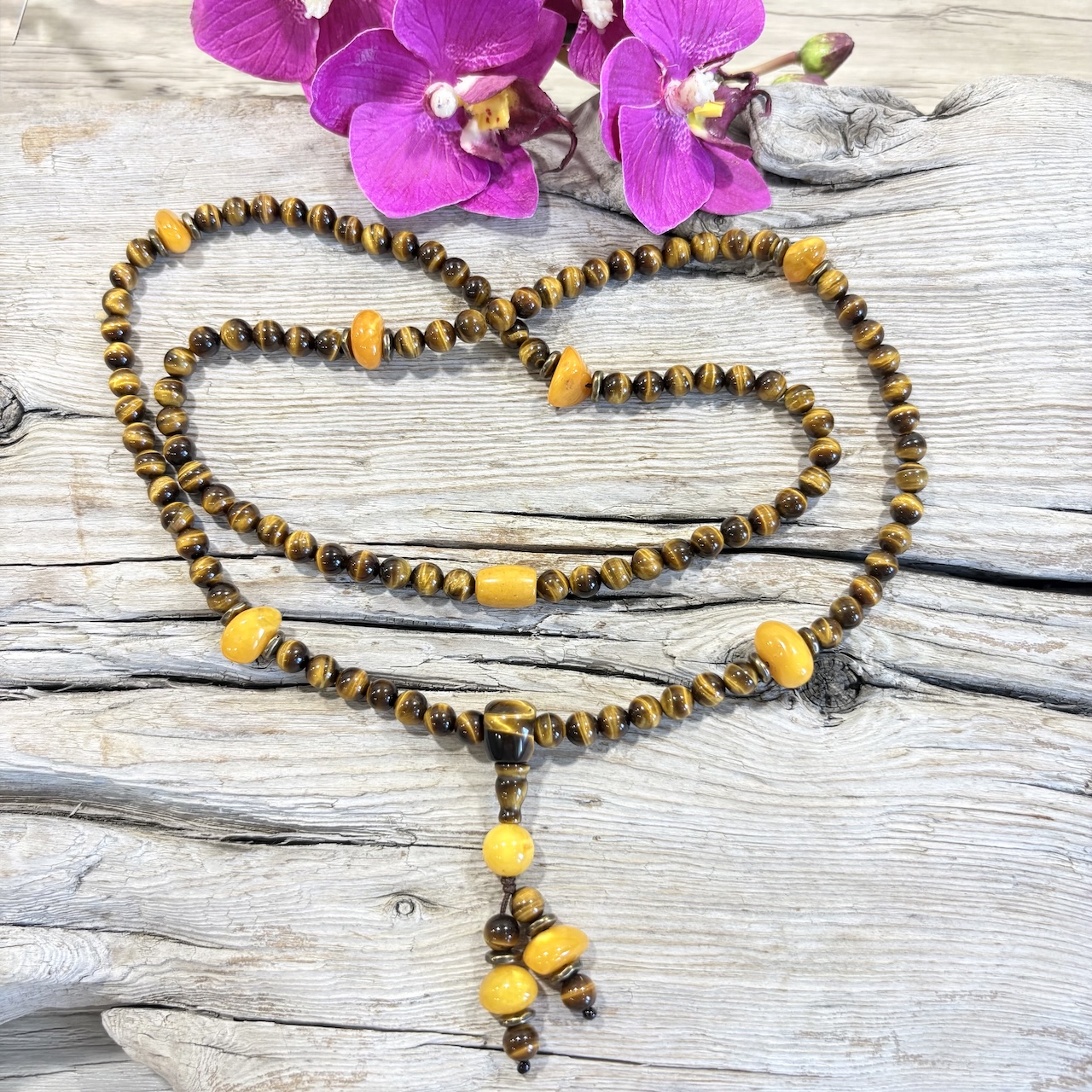 Mala Oeil de Tigre et Ambre baltique