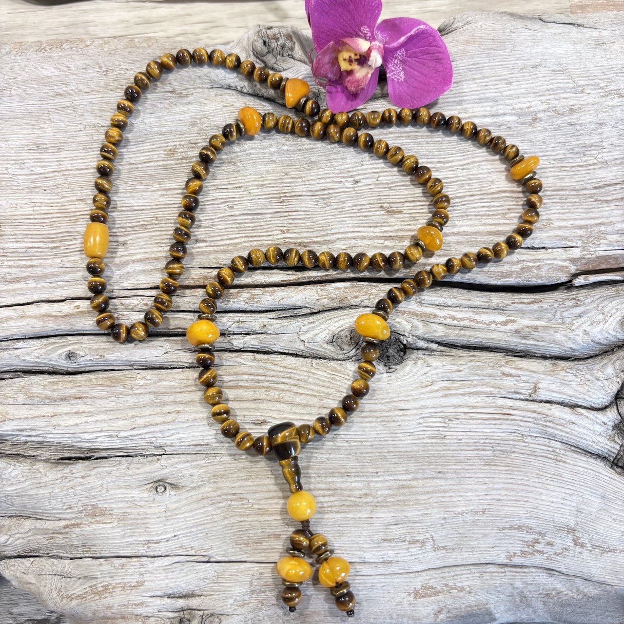 Mala Oeil de Tigre et Ambre baltique