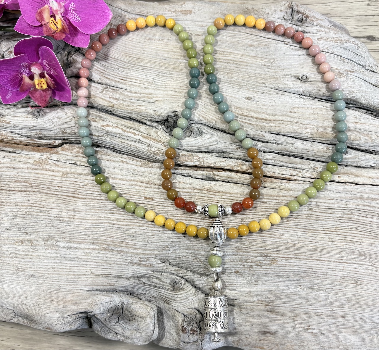Collier Agate Alashan de grade 3A+ avec moulin à prières en argent 925