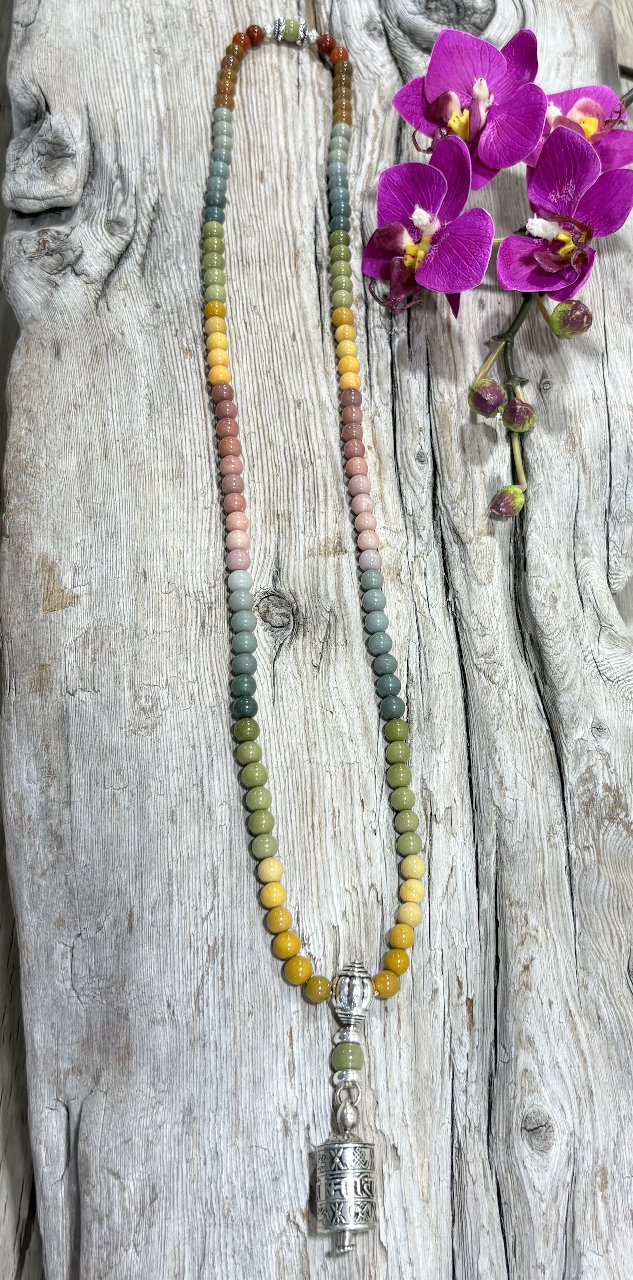 Collier Agate Alashan de grade 3A+ avec moulin à prières en argent 925